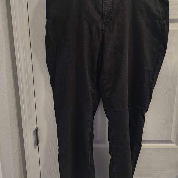 Jennifer Lopez Bootcut Black Jeans - Picture 1 of 3